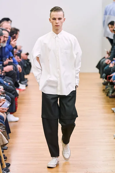 Look 24